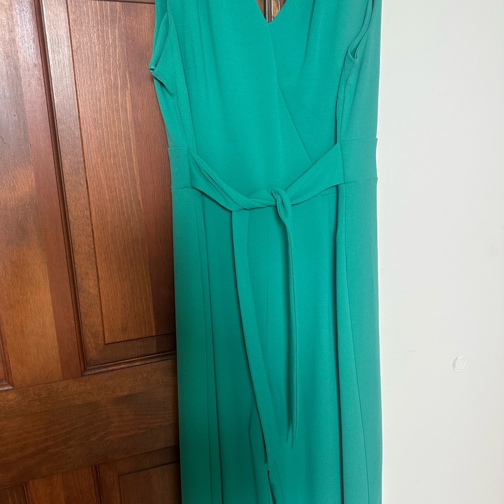 Elegant Green Sleeveless Dress